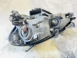 Toyota Avensis Verso Lampa przednia 9922681017