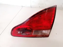 Toyota Avensis Verso Lampy tylnej klapy bagażnika 