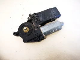 Volkswagen PASSAT B5 Front door window regulator motor 0130821694