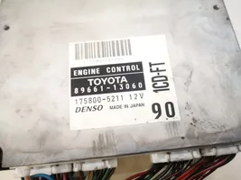 Toyota Corolla Verso E121 Dzinēja vadības bloks 8966113060