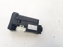 Toyota Prius (XW30) USB jungtis 8619047020