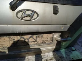 Hyundai Santa Fe Takaluukun rekisterikilven valon palkki 