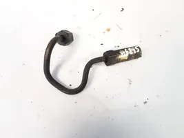 Nissan X-Trail T30 Tuyau d'alimentation conduite de carburant 