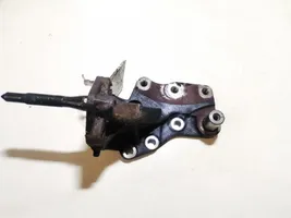 Hyundai Trajet Engine mounting bracket 