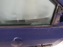 Renault Clio III Moulure de vitre de la porte avant 