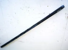 Volkswagen Touareg I Moulure de vitre de la porte avant 7l6860181f