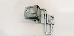 Volkswagen Touareg I Rear door lower hinge 7L0831411