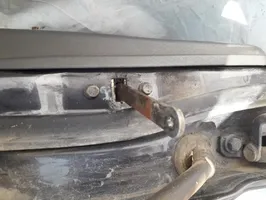 Mitsubishi Carisma Ogranicznik drzwi tylnych 