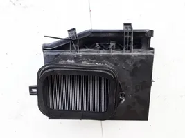 Audi A4 S4 B6 8E 8H Oro filtro dėžė 8E1819441A