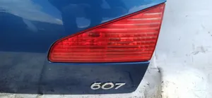 Peugeot 607 Feux arrière sur hayon 