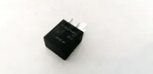 Mitsubishi Space Star Other relay MB953382