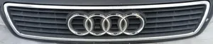 Audi A4 S4 B5 8D Grotelės priekinės Juoda