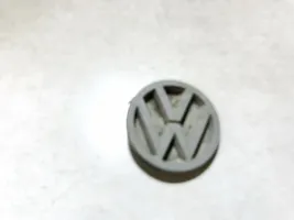 Volkswagen PASSAT B3 Mostrina con logo/emblema della casa automobilistica 357853601