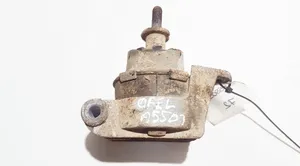 Opel Zafira A Engine mount bracket 