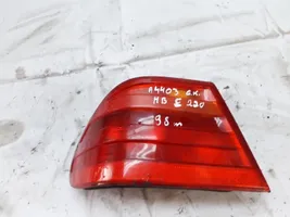 Mercedes-Benz E W210 Lampa tylna 