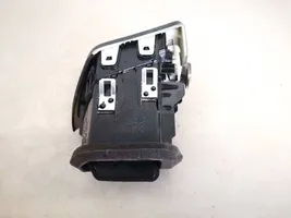 Nissan Qashqai Centrinės oro grotelės 30490027