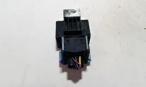 Nissan Juke I F15 Przekaźnik / Modul układu ogrzewania wstępnego 82008592243