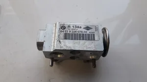 BMW 3 E90 E91 Air conditioning (A/C) expansion valve 64119226078