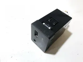 KIA Ceed Connecteur/prise USB 961202b000