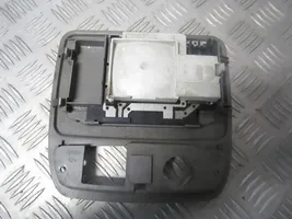 Mitsubishi Carisma Luz del asiento delantero 08813000