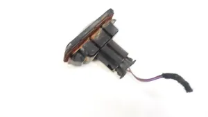 Mercedes-Benz C W203 Lampa oświetlenia tylnej tablicy rejestracyjnej 2038200066