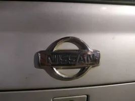 Nissan Primera Gamintojo ženkliukas 