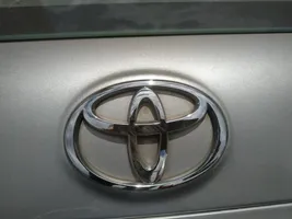 Toyota Corolla E120 E130 Mostrina con logo/emblema della casa automobilistica 