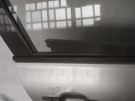 Toyota Avensis Verso Priekinių durų stiklo apdaila 