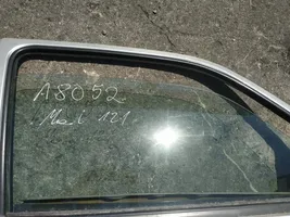 Mazda 121 SM Pagrindinis priekinių durų stiklas (keturdurio) 