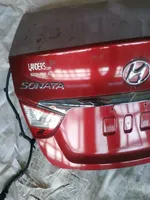 Hyundai Sonata Couvercle de coffre raudonas