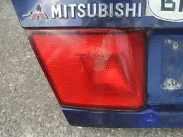 Mitsubishi Carisma Galinis žibintas dangtyje 