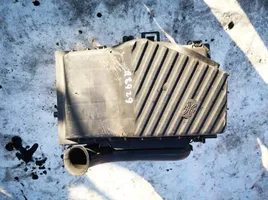 Volkswagen PASSAT B4 Air filter box 3a0129607d