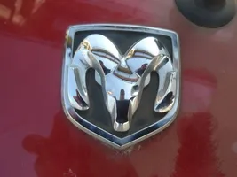 Dodge Magnum Mostrina con logo/emblema della casa automobilistica 