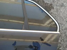 Volkswagen Jetta V Listón embellecedor de la ventana de la puerta trasera 