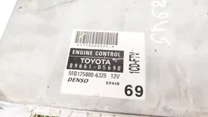 Toyota Avensis T250 Moottorin ohjainlaite/moduuli 8966105690