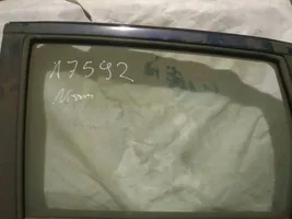 Nissan Note (E11) Vitre de fenêtre porte arrière 