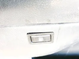 Toyota Avensis T250 Interruttore apertura sportello carburante 