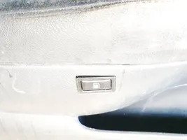 Toyota Avensis T250 Bouton interrupteur de trappe à essence 