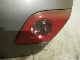 Mazda 3 I Luci posteriori del portellone del bagagliaio 