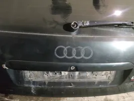 Audi A4 S4 B5 8D Takaluukun rekisterikilven valon palkki 