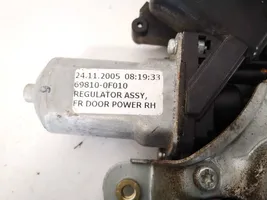 Toyota Corolla Verso AR10 Moteur de lève-vitre de porte avant 698100f010