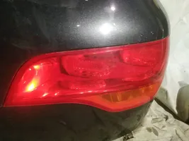 Audi Q7 4L Lampy tylnej klapy bagażnika 