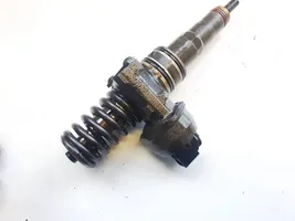 Volkswagen PASSAT B6 Fuel injector 0414720312