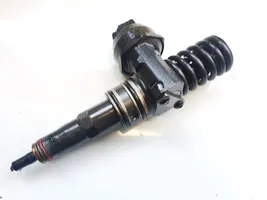 Volkswagen PASSAT B6 Fuel injector 0414720312