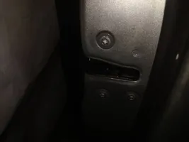 Toyota Avensis T250 Zamek drzwi przednich 