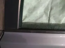 Volvo V50 Aizmugurē durvju stikla apdare 