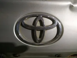 Toyota Avensis T250 Mostrina con logo/emblema della casa automobilistica 