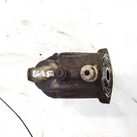 Volkswagen Transporter - Caravelle T4 Halterung Ölfilter / Ölkühler 074115417a