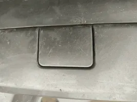 Citroen C4 Grand Picasso Takapuskurin hinaussilmukan suojakansi 