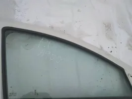 Dacia Sandero Etuoven ikkunalasi, neliovinen malli 